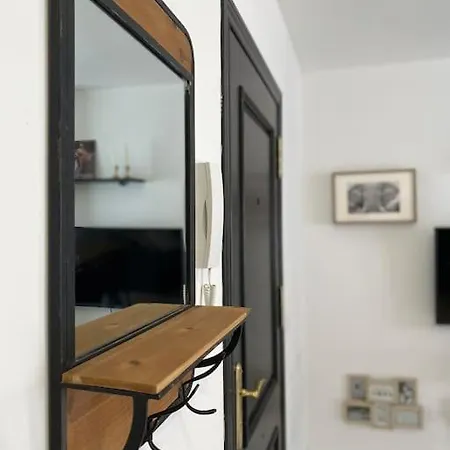 Apartment & Center *