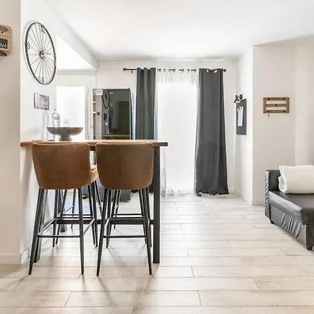 Apartment & Center